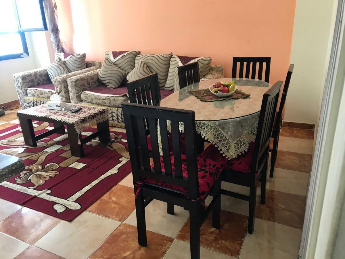 Cozy New 2 Bd Amazing Beach View Next To Hilton Hotel Family Only !العائلات فقط İskenderiye Dış mekan fotoğraf