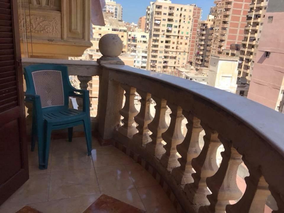 Cozy New 2 Bd Amazing Beach View Next To Hilton Hotel Family Only !العائلات فقط İskenderiye Dış mekan fotoğraf